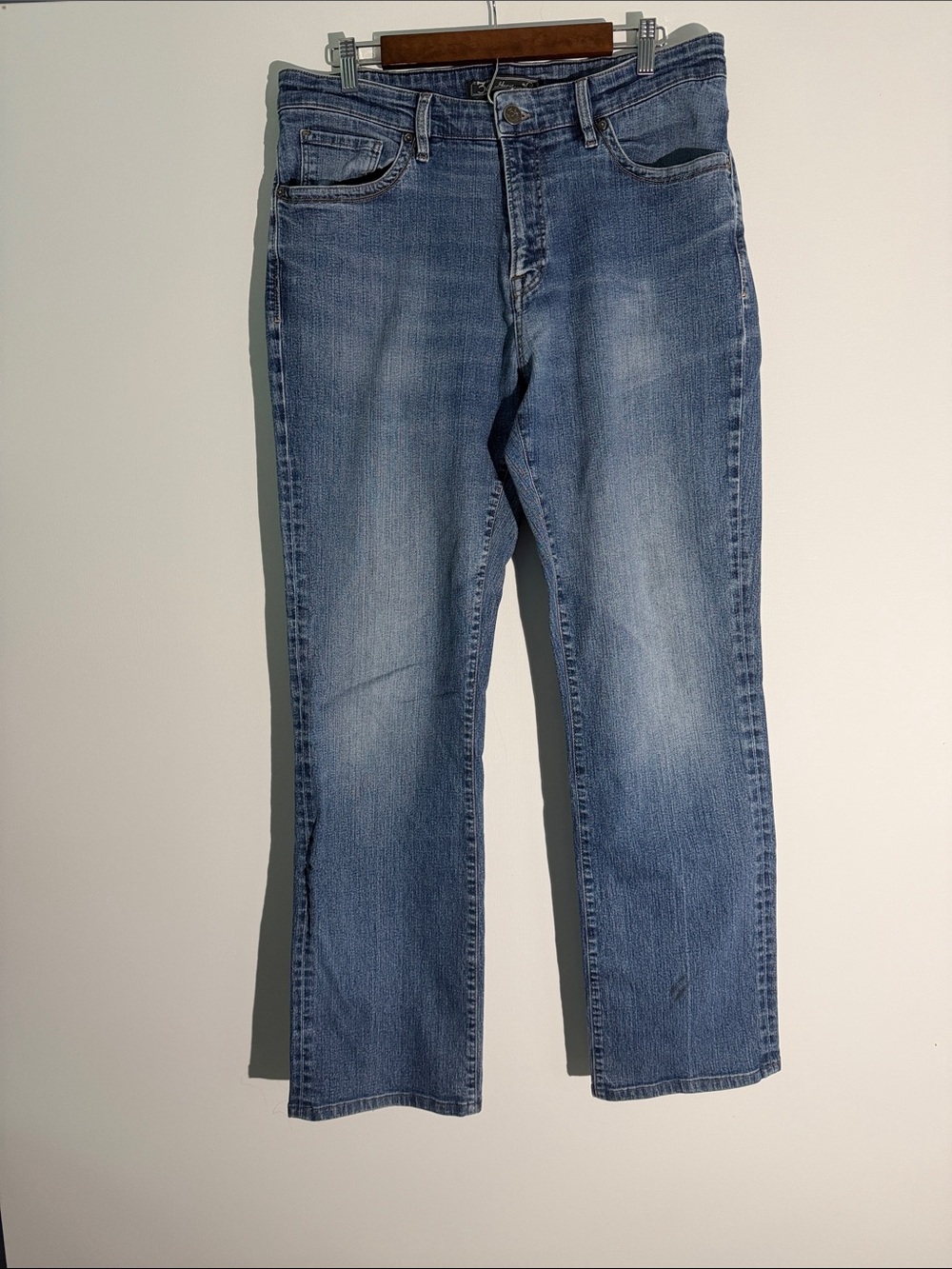 Heritage Men Faded Blue Straight-Leg Mid- Rise Jeans measures (34x33)
